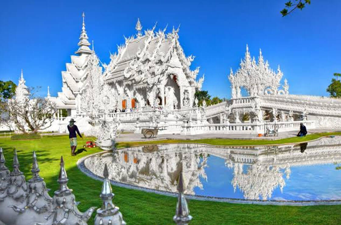 There are numerous sanctuaries in Thailand, one of the most exceptional is Wat Rong Khun. This white sanctuary is adorned with sparkling glass